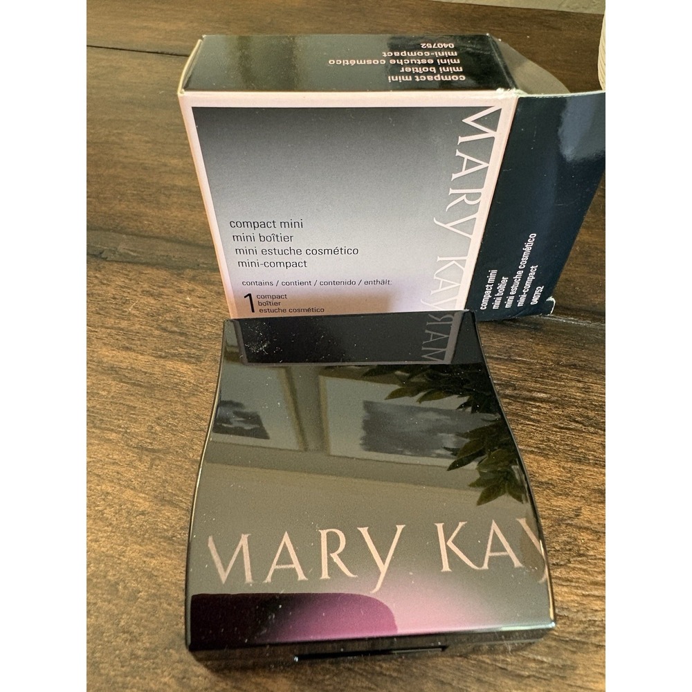 New NIB Mary Kay Refillable Magnetic Mirrored Compact Mini #040752 Fast Ship